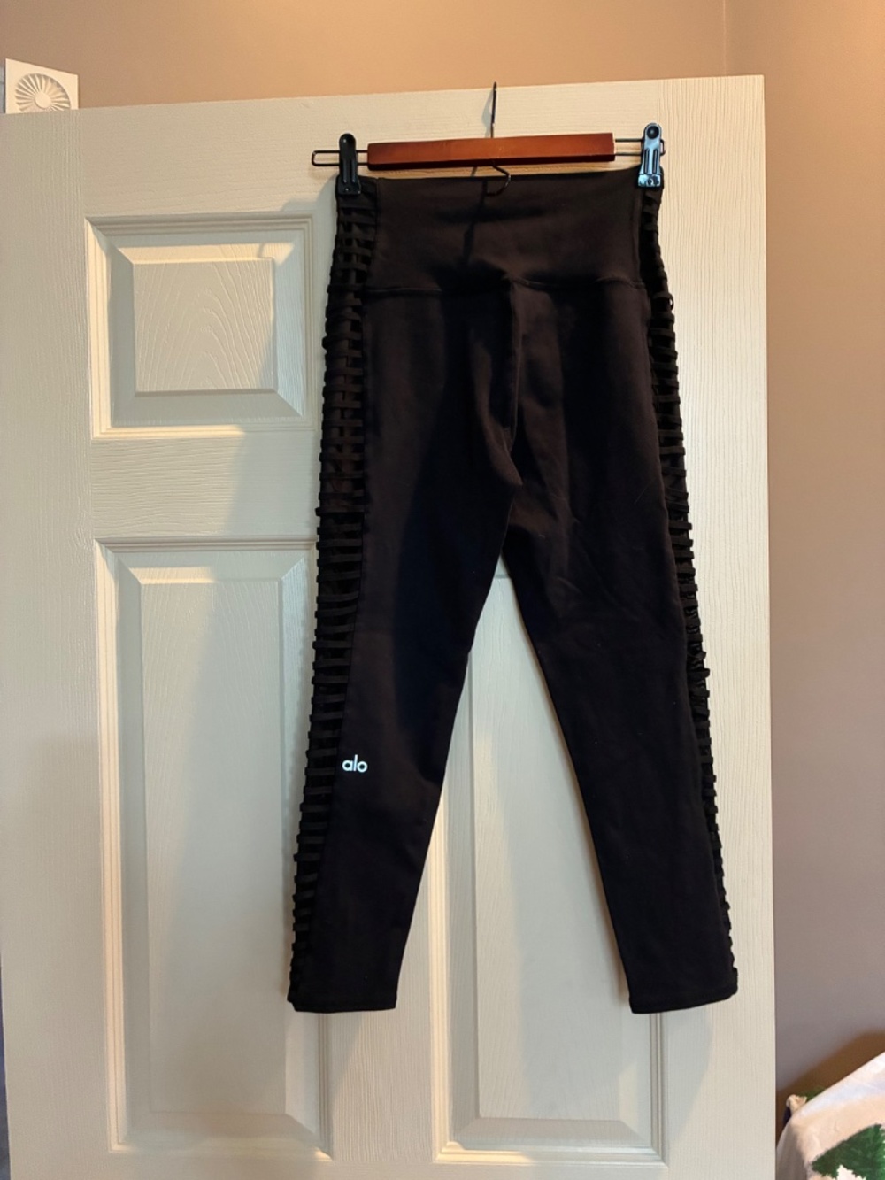 Alo Black Yoga Leggings sz S - Picture 4 of 7